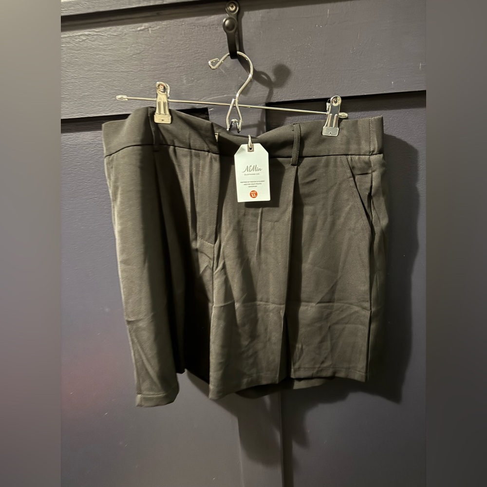 Black Pleated Shorts